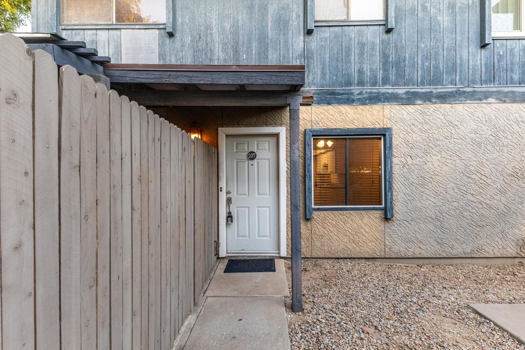 286 W Palomino Drive Unit 107, Chandler, AZ 85225