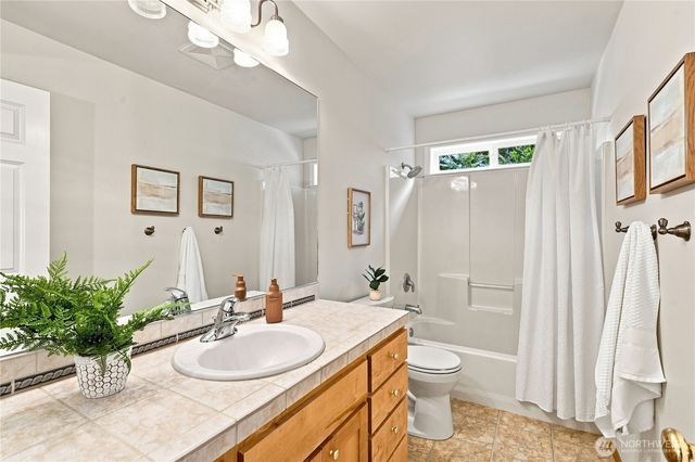 17523 Maple Hill Avenue NE, Poulsbo, WA 98370