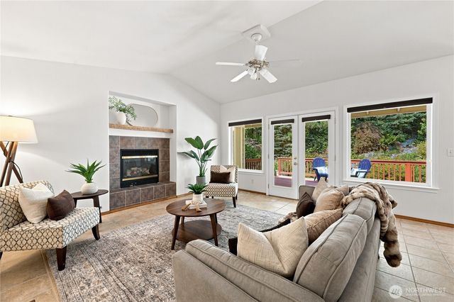 17523 Maple Hill Avenue NE, Poulsbo, WA 98370