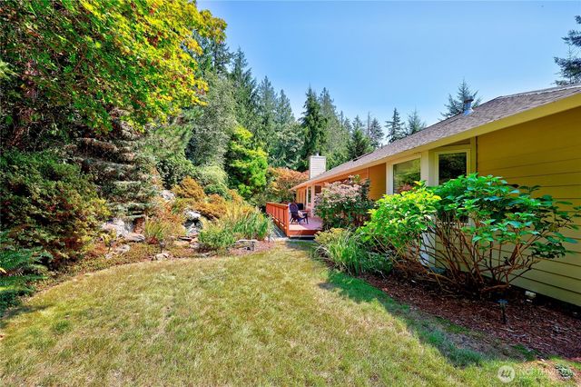 17523 Maple Hill Avenue NE, Poulsbo, WA 98370