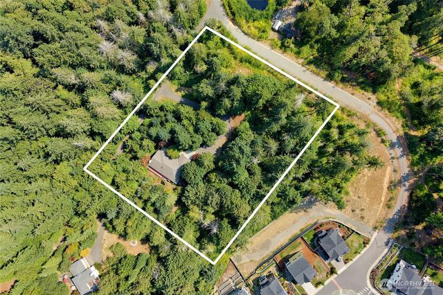 17523 Maple Hill Avenue NE, Poulsbo, WA 98370