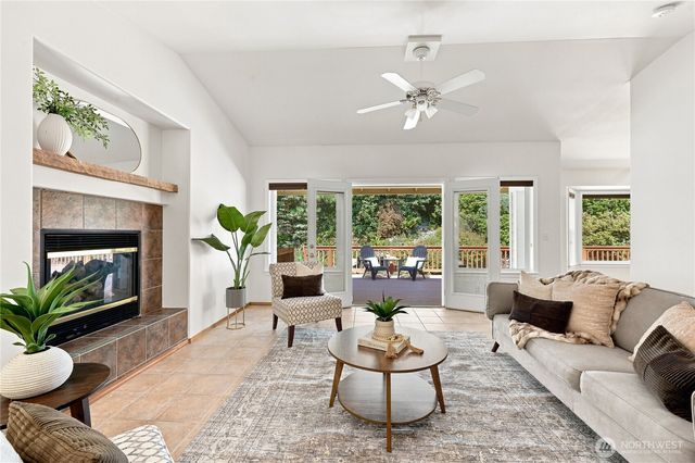 17523 Maple Hill Avenue NE, Poulsbo, WA 98370