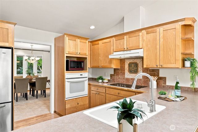 17523 Maple Hill Avenue NE, Poulsbo, WA 98370