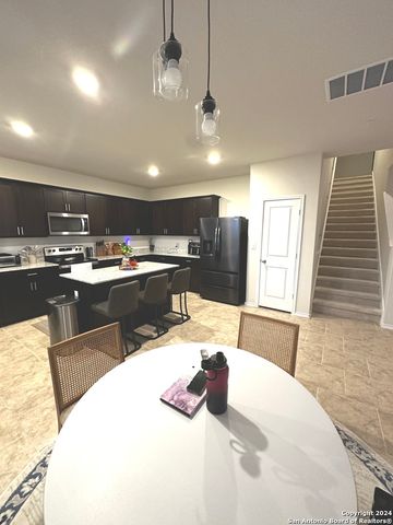 10623 MEXIA, San Antonio, TX 78252