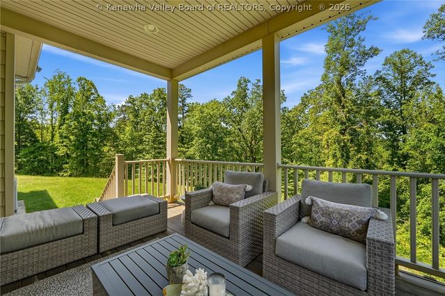 112 Patriot Way, Charleston, WV 25314