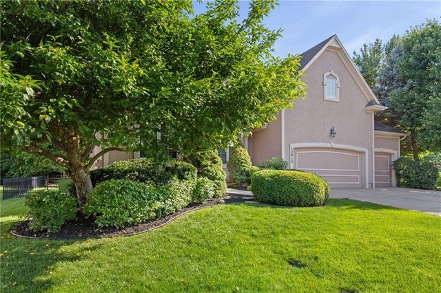 15015 W 74 Street, Shawnee, KS 66216