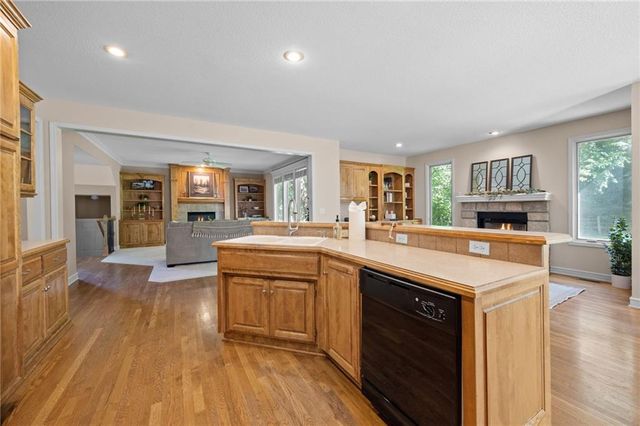 15015 W 74 Street, Shawnee, KS 66216