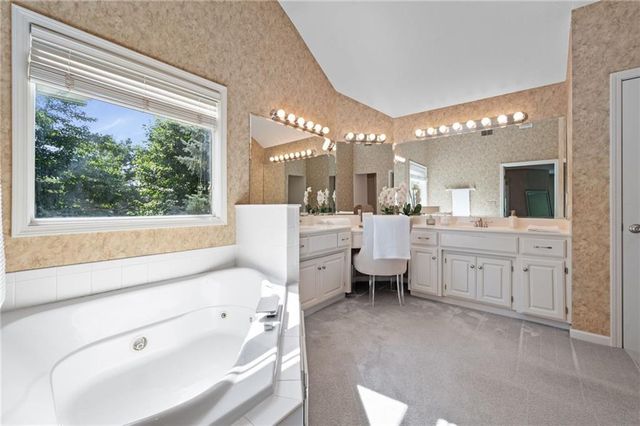 15015 W 74 Street, Shawnee, KS 66216