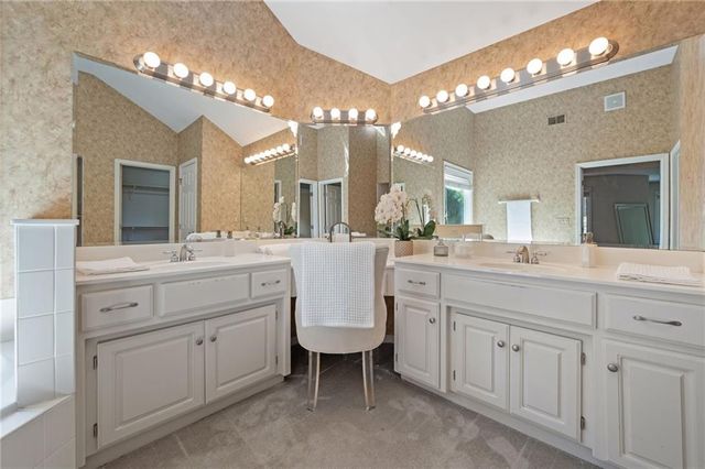 15015 W 74 Street, Shawnee, KS 66216