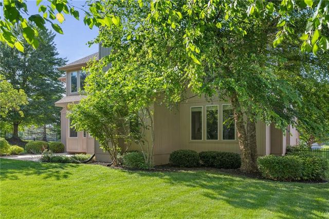 15015 W 74 Street, Shawnee, KS 66216