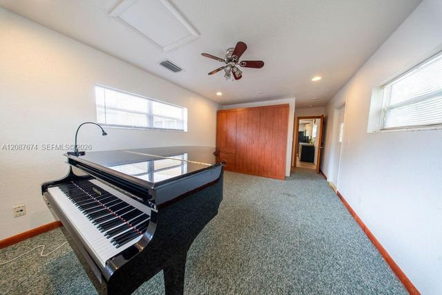 919 S Lakeside Place, Lantana, FL 33462
