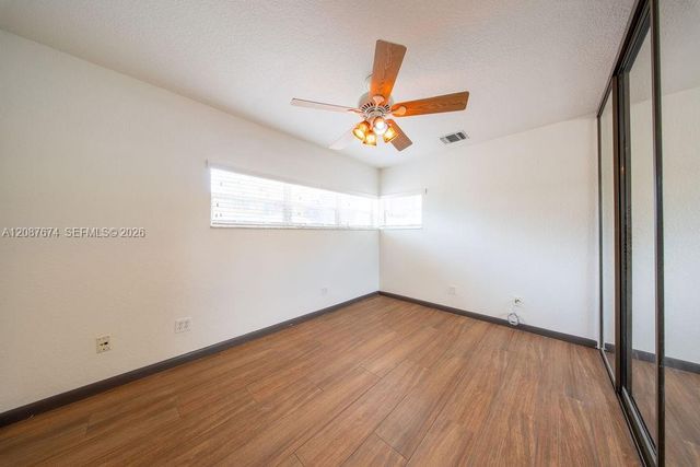 919 S Lakeside Place, Lantana, FL 33462