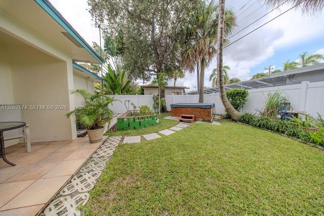 919 S Lakeside Place, Lantana, FL 33462