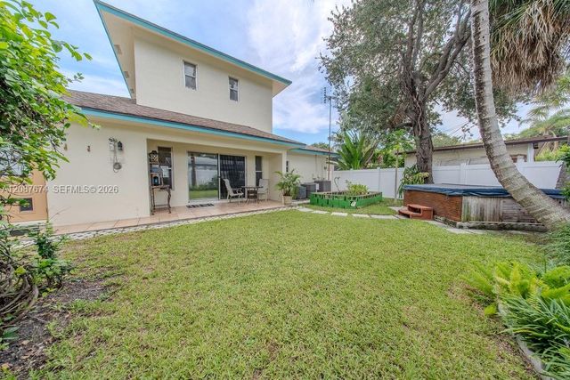 919 S Lakeside Place, Lantana, FL 33462