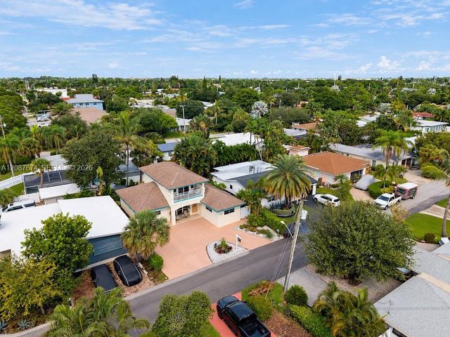 919 S Lakeside Place, Lantana, FL 33462