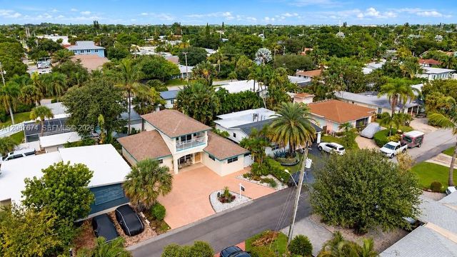 919 S Lakeside Place, Lantana, FL 33462