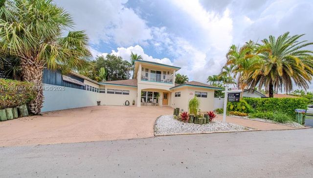 919 S Lakeside Place, Lantana, FL 33462