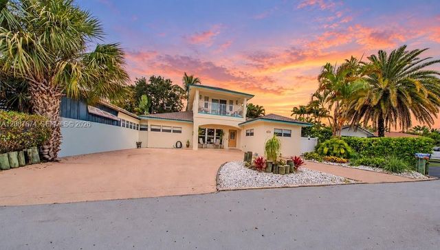 919 S Lakeside Place, Lantana, FL 33462