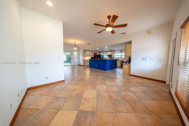 919 S Lakeside Place, Lantana, FL 33462