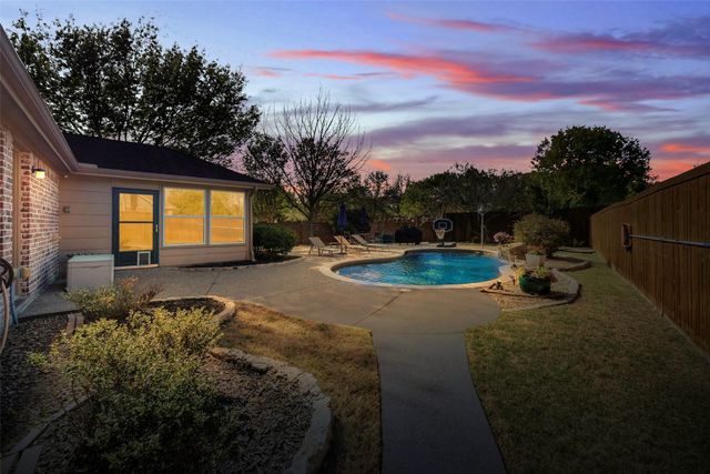 2801 Pioneer Drive, Melissa, TX 75454