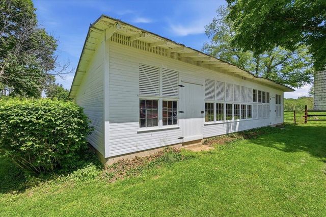 8040 Thayer Road, Mount Vernon, OH 43050