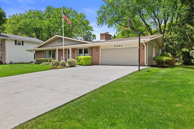 5442 Gallant Fox LANE, Racine, WI 53402