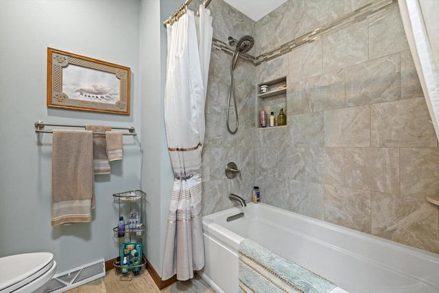 5442 Gallant Fox LANE, Racine, WI 53402