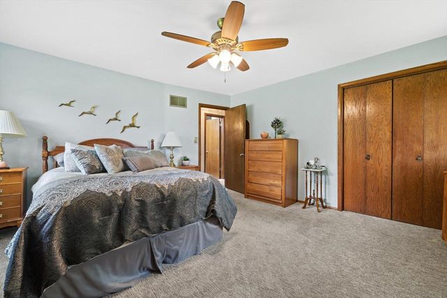 5442 Gallant Fox LANE, Racine, WI 53402