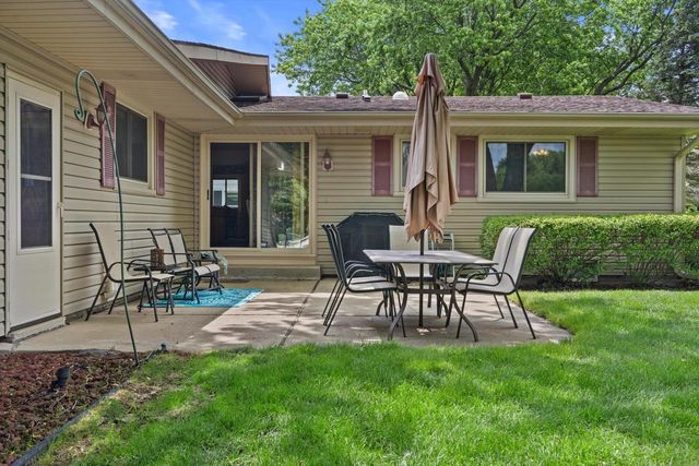 5442 Gallant Fox LANE, Racine, WI 53402