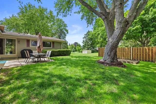 5442 Gallant Fox LANE, Racine, WI 53402