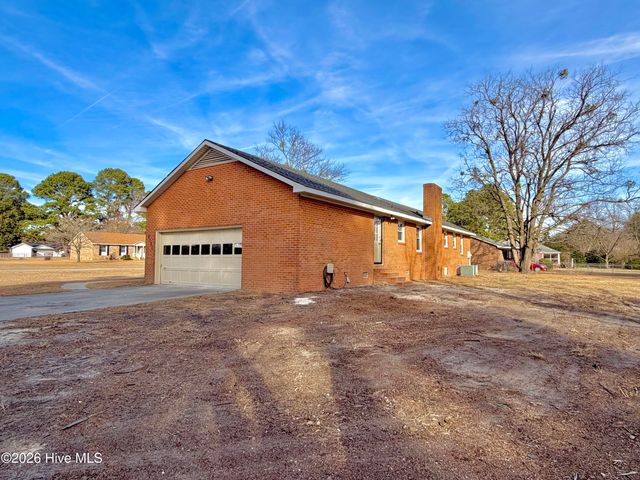 2131 Brinson Street, Kinston, NC 28504