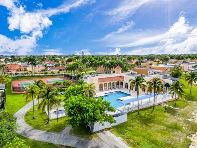 12696 NW 10th Ln, Miami, FL 33182