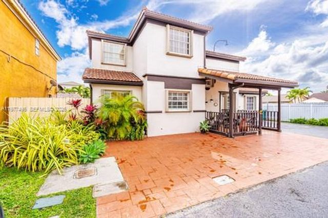 12696 NW 10th Ln, Miami, FL 33182