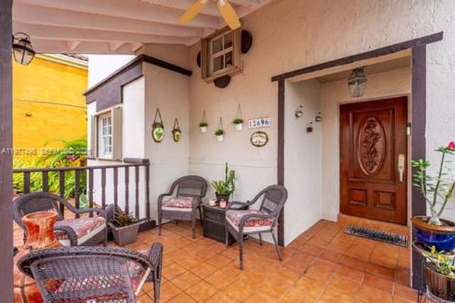 12696 NW 10th Ln, Miami, FL 33182