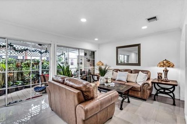 12696 NW 10th Ln, Miami, FL 33182