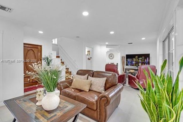 12696 NW 10th Ln, Miami, FL 33182