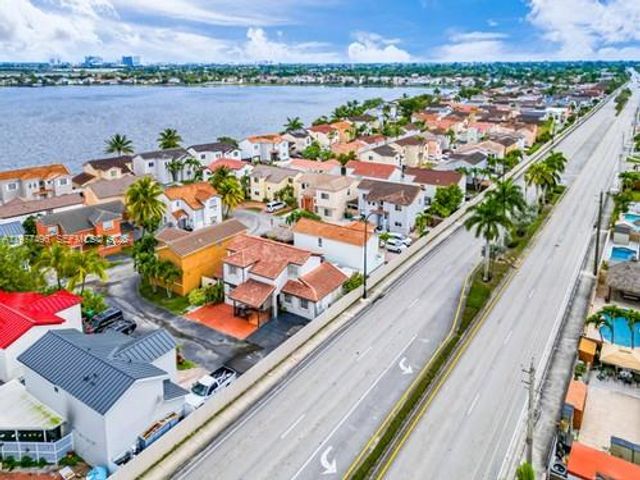 12696 NW 10th Ln, Miami, FL 33182