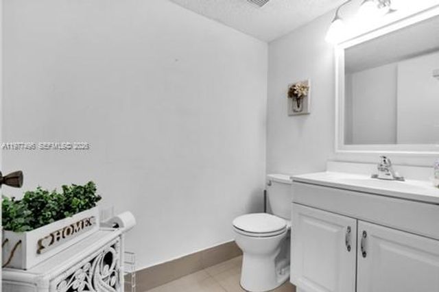 12696 NW 10th Ln, Miami, FL 33182