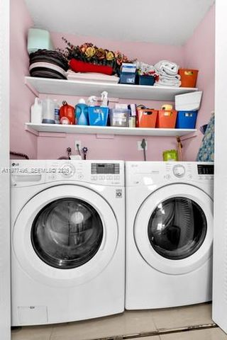 12696 NW 10th Ln, Miami, FL 33182