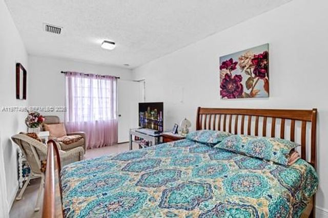 12696 NW 10th Ln, Miami, FL 33182