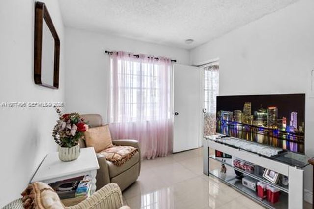 12696 NW 10th Ln, Miami, FL 33182