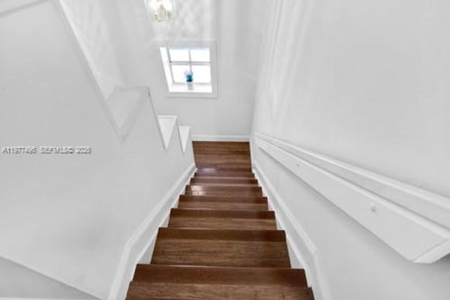 12696 NW 10th Ln, Miami, FL 33182