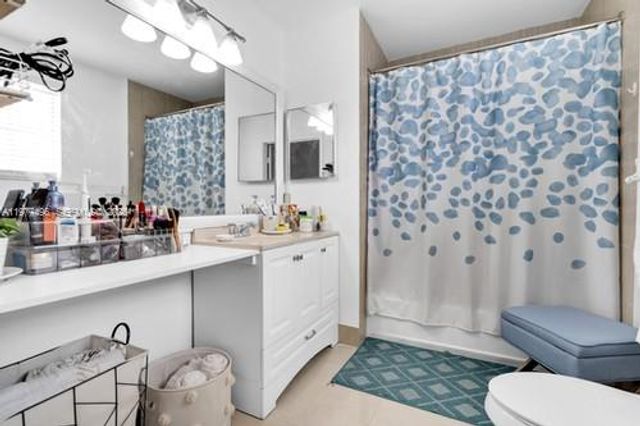 12696 NW 10th Ln, Miami, FL 33182