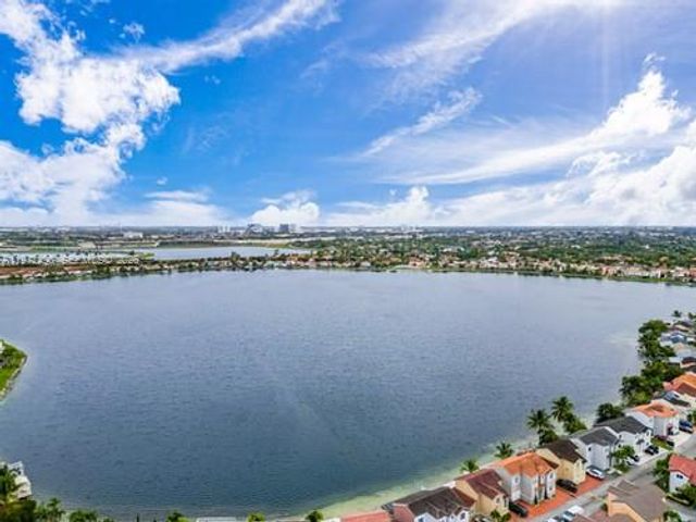 12696 NW 10th Ln, Miami, FL 33182