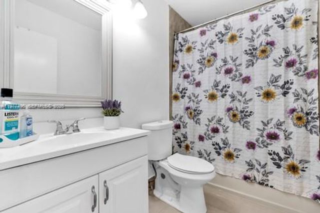 12696 NW 10th Ln, Miami, FL 33182