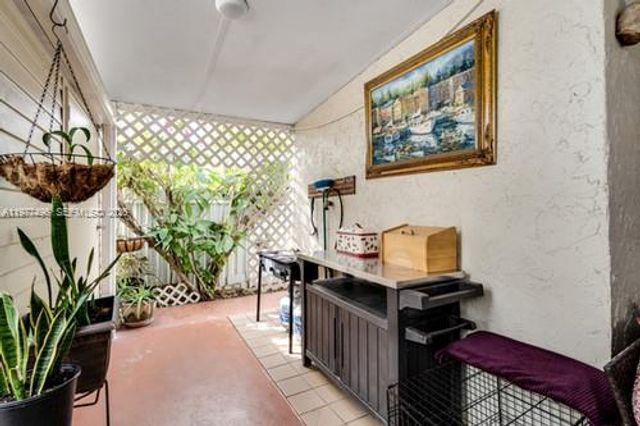 12696 NW 10th Ln, Miami, FL 33182