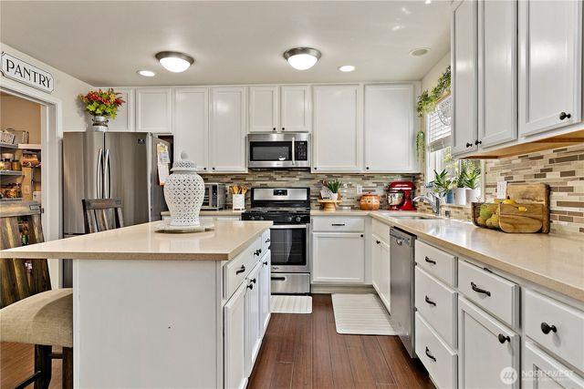 813 SW 363rd Place, Federal Way, WA 98023