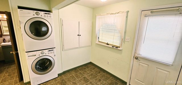 831 Front Street, Lake Linden, MI 49945