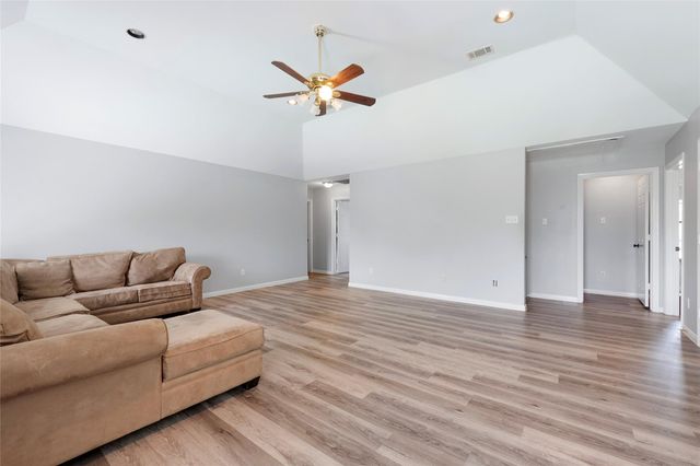 1402 Osborne Drive, Friendswood, TX 77546