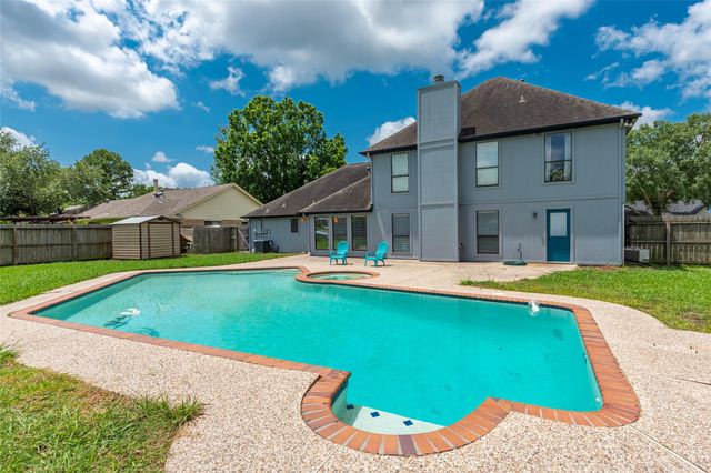 1402 Osborne Drive, Friendswood, TX 77546